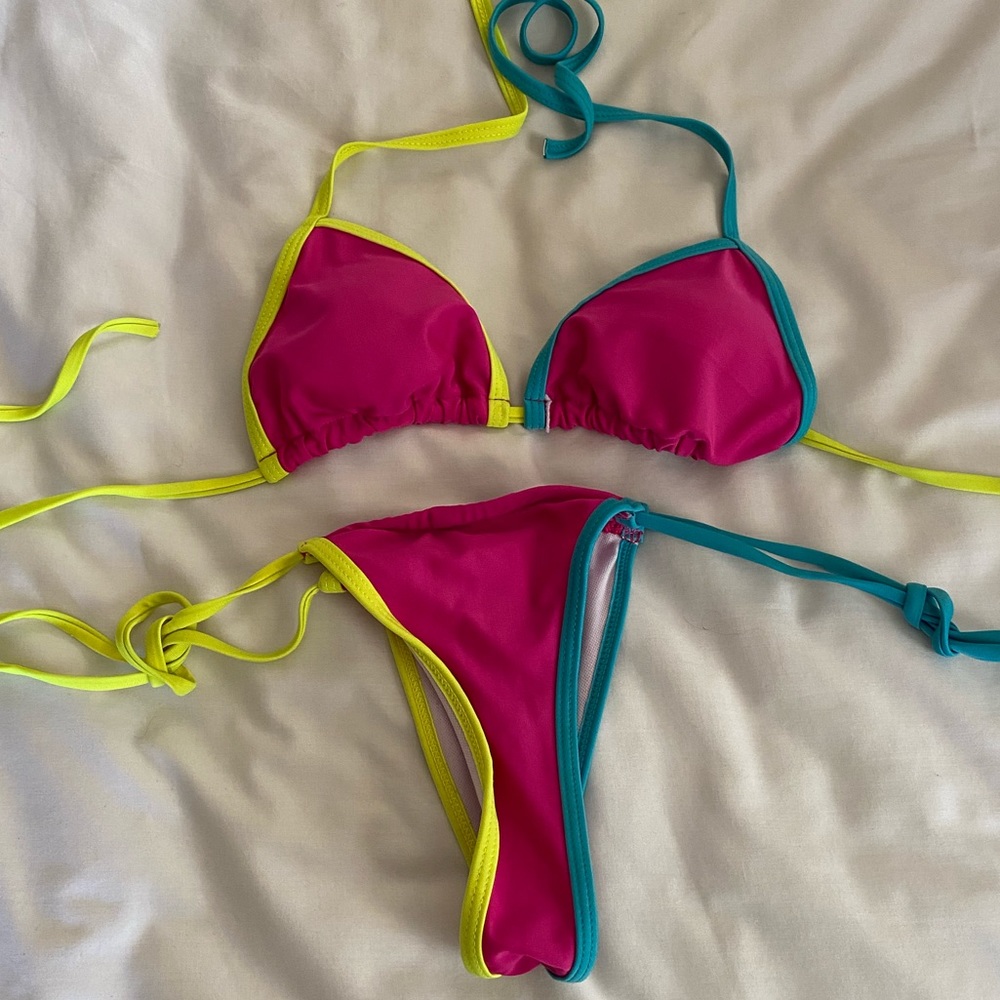 Neón bikini